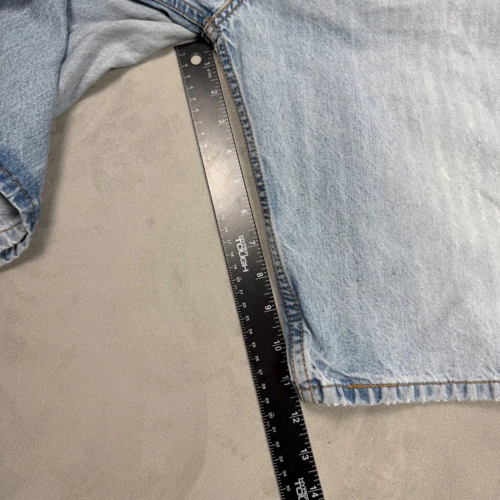 Levis these levi